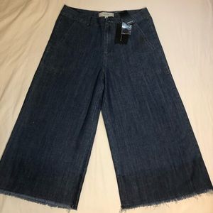 *NEW* Signature 8 Denim Capri Frayed Hem Pants Size Medium